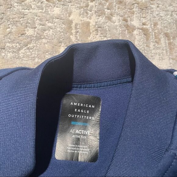 🚨 3 for $25 - AMERICAN Eagle Navy Bomber Sweatshirt - Picture 6 of 11